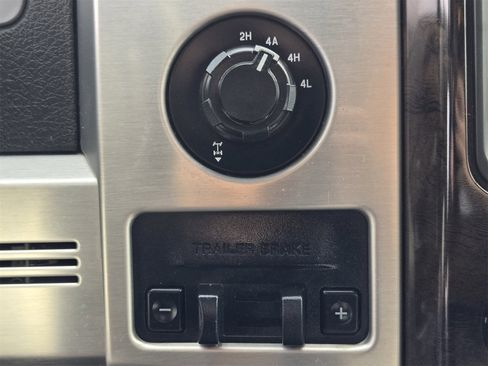 Used 2014 Ford F150 Platinum image 19