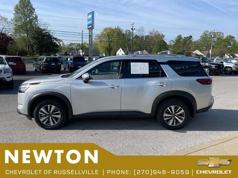 Used 2025 Nissan Pathfinder SL AWD/4WD image 52