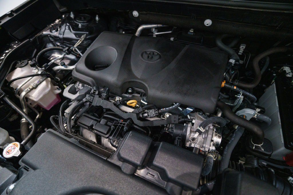 Certified 2025 Toyota RAV4 LE AWD/4WD image 31
