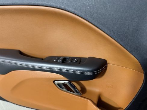 Used 2015 Dodge Challenger SRT Hellcat image 22