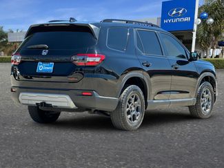 Used 2024 Honda Pilot TrailSport video 3