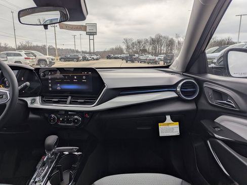 New 2026 Chevrolet Trax LT w/ LT Convenience Package image 4