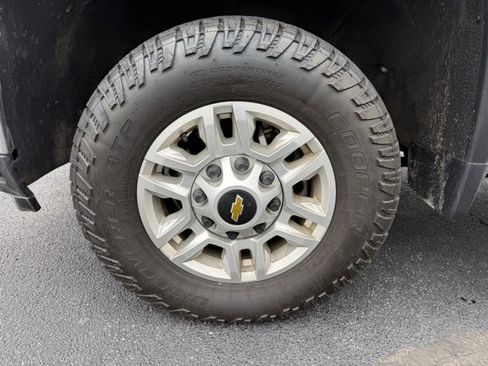 Used 2024 Chevrolet Silverado 2500 LT w/ Convenience Package AWD/4WD image 33