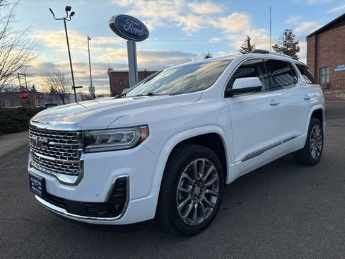 Used 2023 GMC Acadia Denali w/ Denali Technology Package image 7