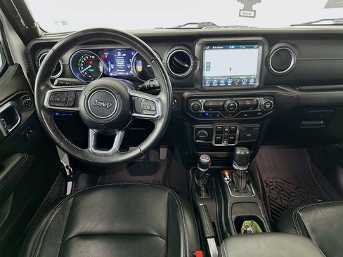 Used 2022 Jeep Wrangler Unlimited Sahara AWD/4WD image 22