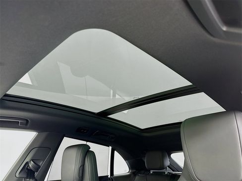 Used 2024 Porsche Macan 4 Electric image 22