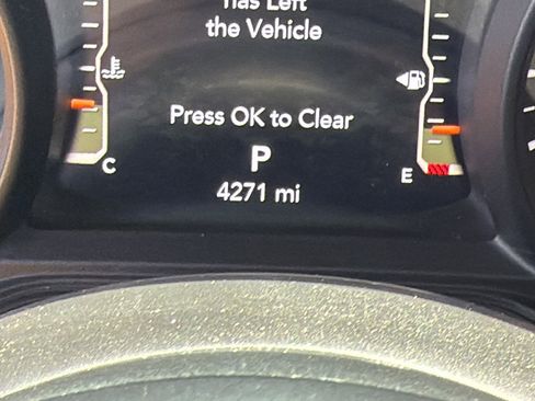 Used 2025 Jeep Gladiator Rubicon w/ Safety Group image 30