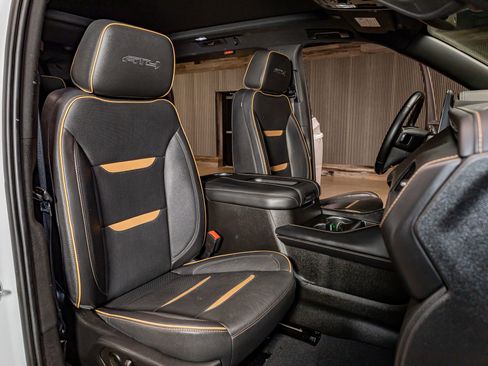 Used 2023 GMC Yukon XL AT4 image 26