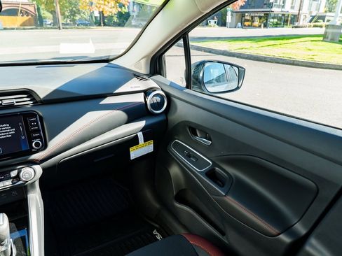 New 2025 Nissan Versa SR w/ Trunk Package image 9