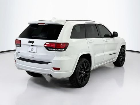 Used 2018 Jeep Grand Cherokee Altitude AWD/4WD image 5