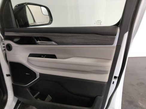 Used 2023 Jeep Wagoneer Series II w/ Premium Group I image 49