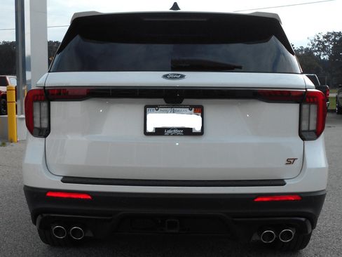 Used 2025 Ford Explorer ST AWD/4WD image 7