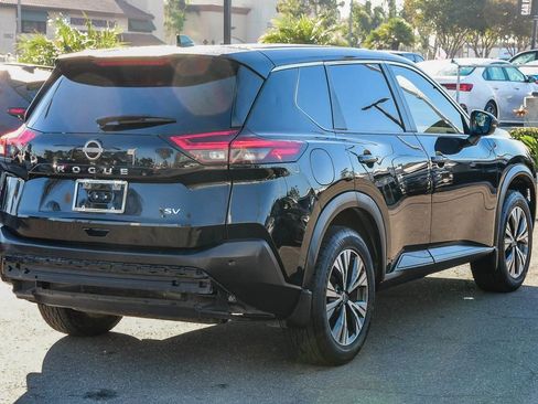 Used 2023 Nissan Rogue SV image 5