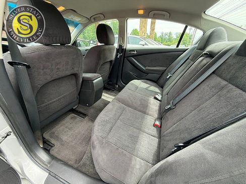 Used 2011 Nissan Altima 2.5 S FWD image 13