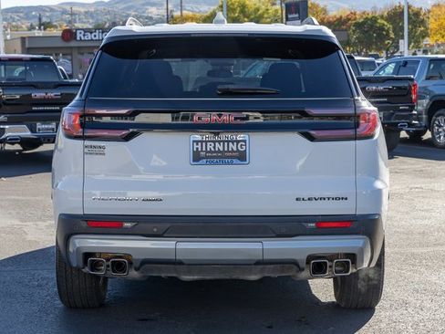 Used 2025 GMC Acadia Elevation image 4