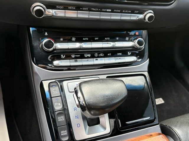 Used 2017 Genesis G90 3.3T Premium RWD image 17