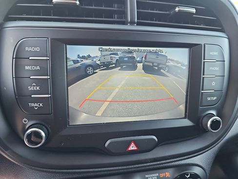 Used 2020 Kia Soul S image 24