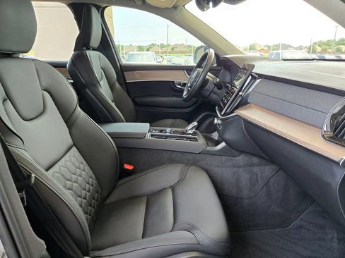 Used 2025 Volvo XC90 B6 Plus AWD/4WD image 27