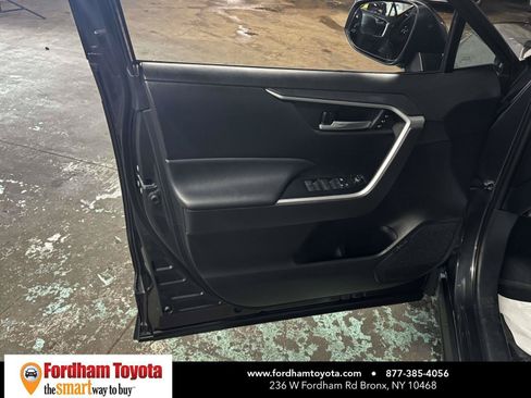 Used 2023 Toyota RAV4 XLE Premium AWD/4WD image 15