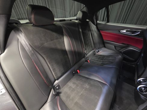 Used 2017 Alfa Romeo Giulia Quadrifoglio image 45