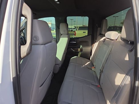 Used 2022 GMC Sierra 1500 SLE image 9