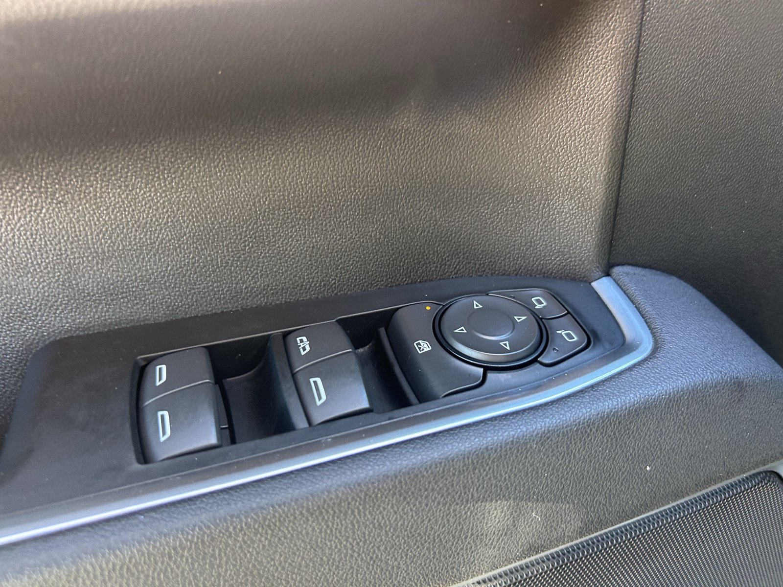 Used 2026 Chevrolet Silverado 1500 LT AWD/4WD image 15