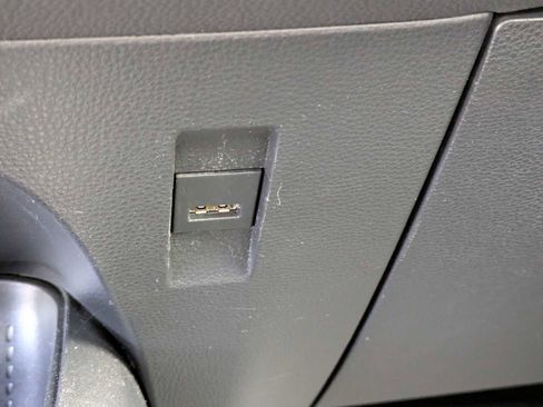 Used 2022 Toyota Corolla LE image 28