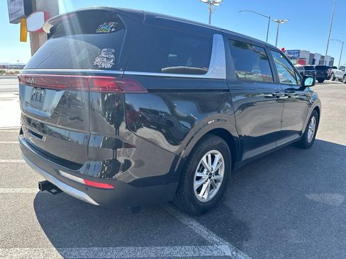 Used 2022 Kia Carnival LX FWD image 6