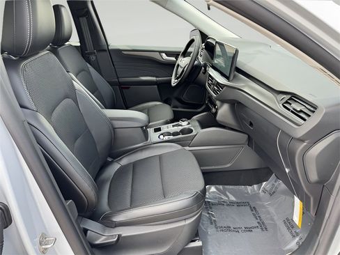 New 2025 Ford Escape SE image 27