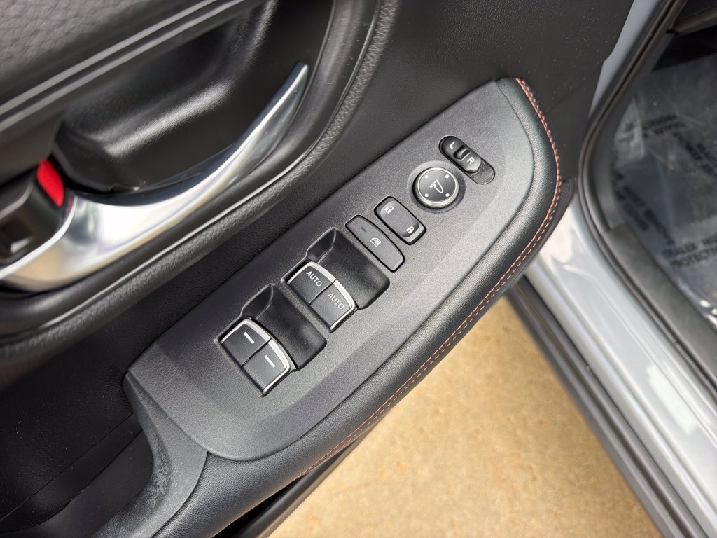 Used 2024 Honda HR-V Sport image 11