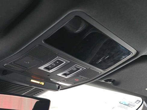 Used 2025 Land Rover Range Rover Evoque S AWD/4WD image 35