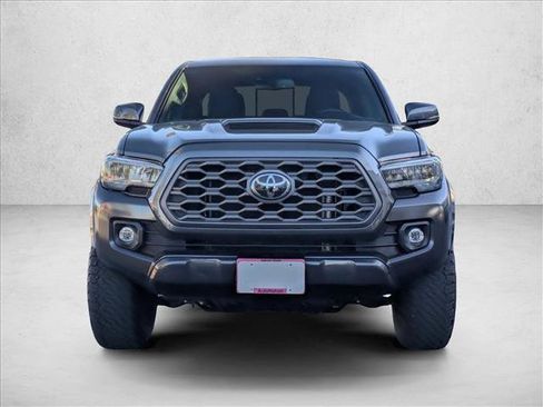 Used 2022 Toyota Tacoma TRD Sport image 2
