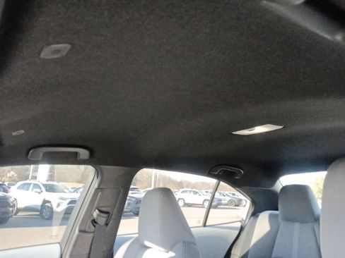 Used 2025 Toyota Corolla SE image 14