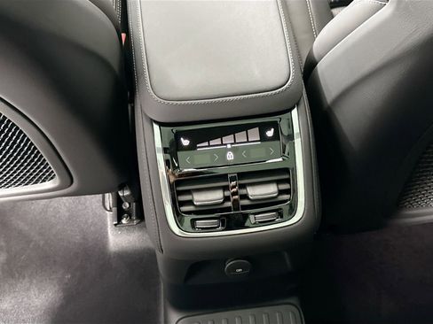 New 2025 Volvo XC90 T8 Ultra w/ Protection Package Premier image 25