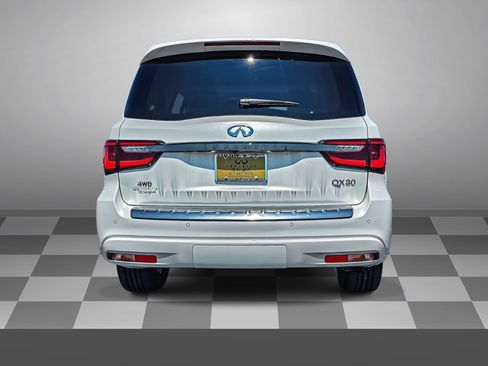 Certified 2023 INFINITI QX80 Premium Select w/ All-Season Package AWD/4WD image 5