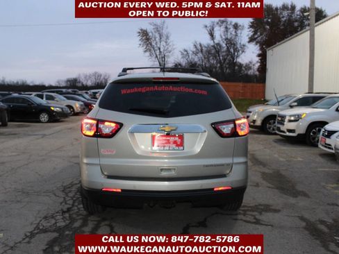 Used 2015 Chevrolet Traverse LT w/ Style and Technology Package image 5