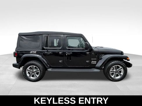 Used 2022 Jeep Wrangler Unlimited Sahara AWD/4WD image 6