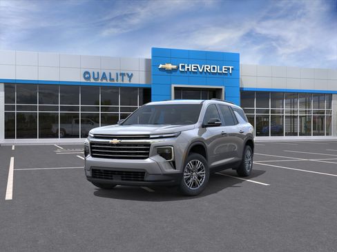New 2026 Chevrolet Traverse LT w/ Driver Confidence Package FWD image 32