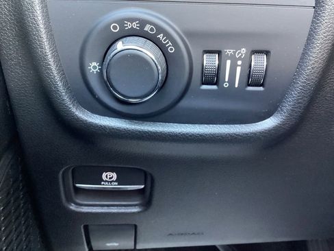 Used 2024 Jeep Grand Cherokee Altitude image 24