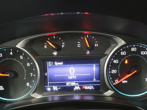 Used 2020 Chevrolet Equinox LT FWD image 32