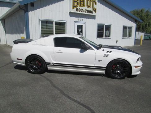 Used 2007 Ford Mustang GT Premium RWD image 2