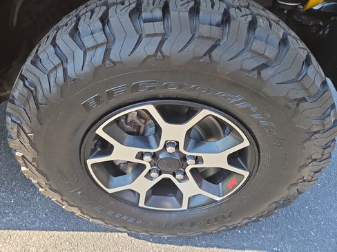Certified 2020 Jeep Wrangler Unlimited Rubicon AWD/4WD image 9