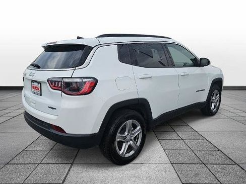 Used 2024 Jeep Compass Latitude AWD/4WD image 5