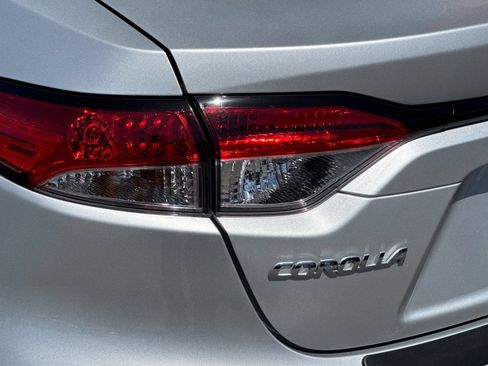 Used 2025 Toyota Corolla LE w/ LE Premium Package FWD image 34