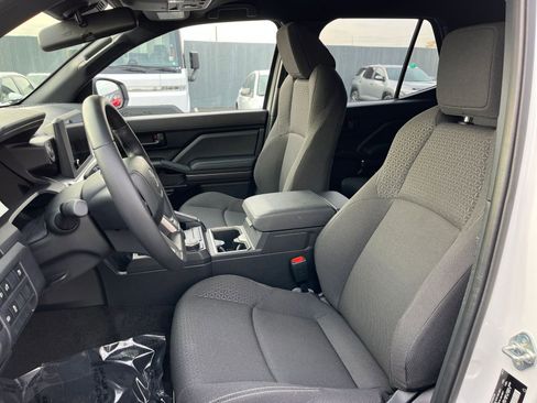 Used 2025 Toyota 4Runner SR5 image 36