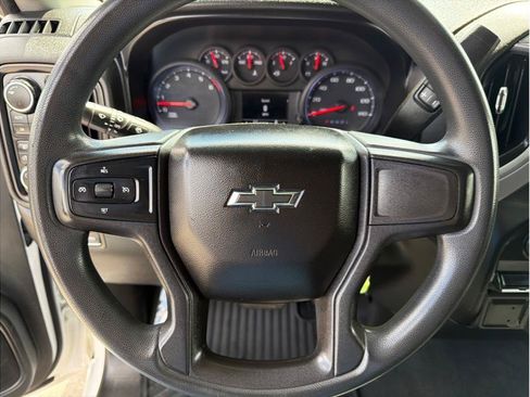 Used 2019 Chevrolet Silverado 1500 Custom Trail Boss w/ Custom Convenience Package AWD/4WD image 7