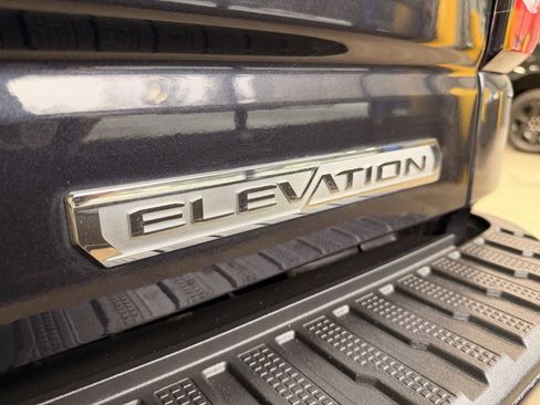 Used 2022 GMC Sierra 1500 Elevation image 12