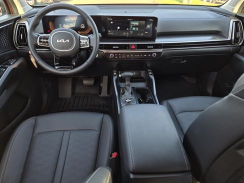 Used 2025 Kia Sorento EX w/ Panoramic Sunroof Package FWD image 17