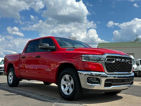 Used 2025 RAM 1500 Big Horn AWD/4WD image 8