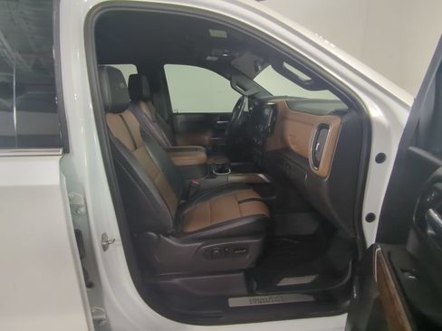 Used 2021 Chevrolet Silverado 1500 High Country w/ Technology Package AWD/4WD image 13